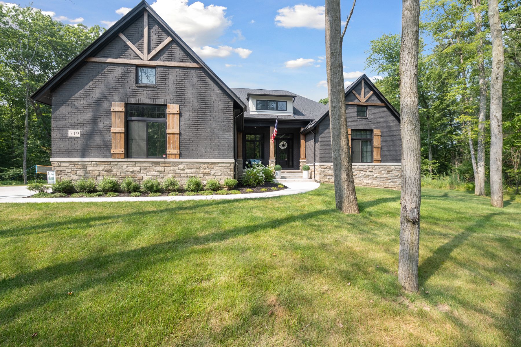 Pinery Residence: Exterior