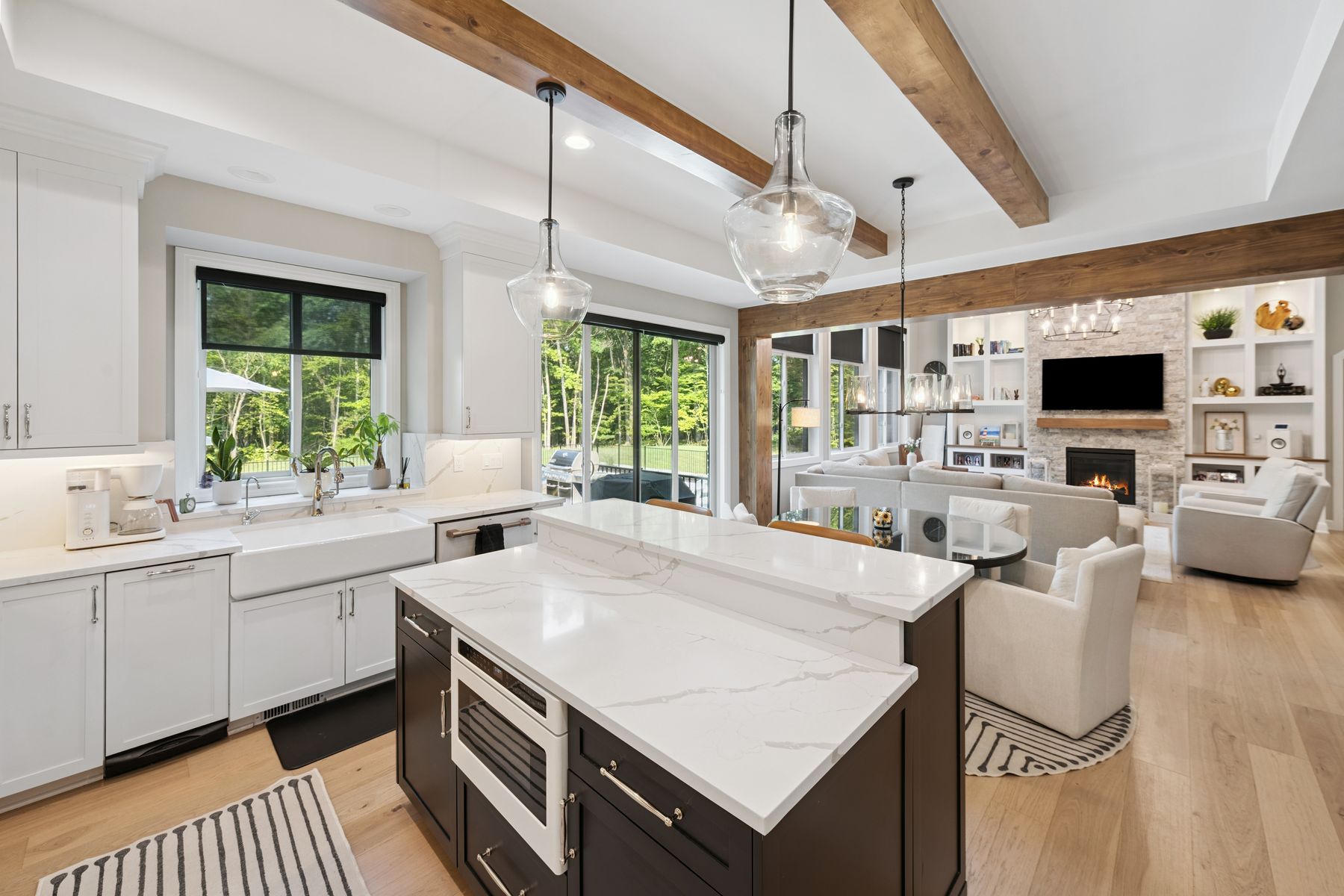 Pinery Residence: Kitchen
