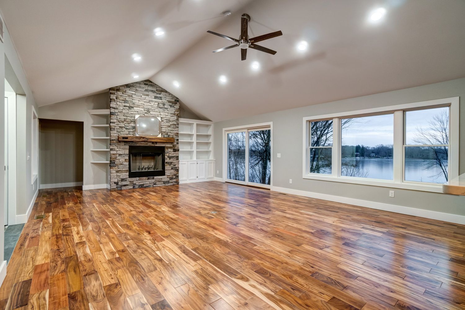 11601 Ember Rd, inside