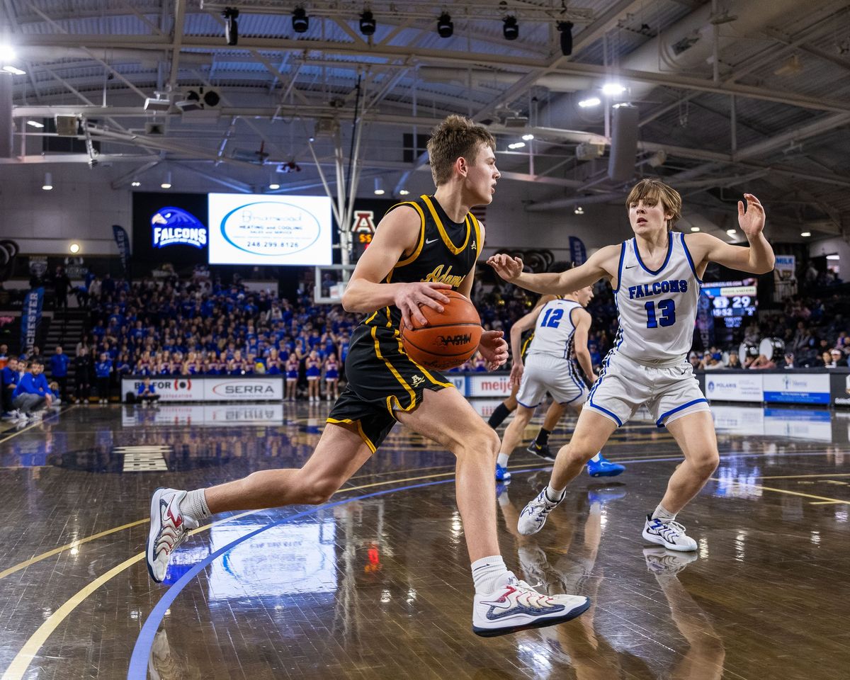 A basketball drive to the hoop