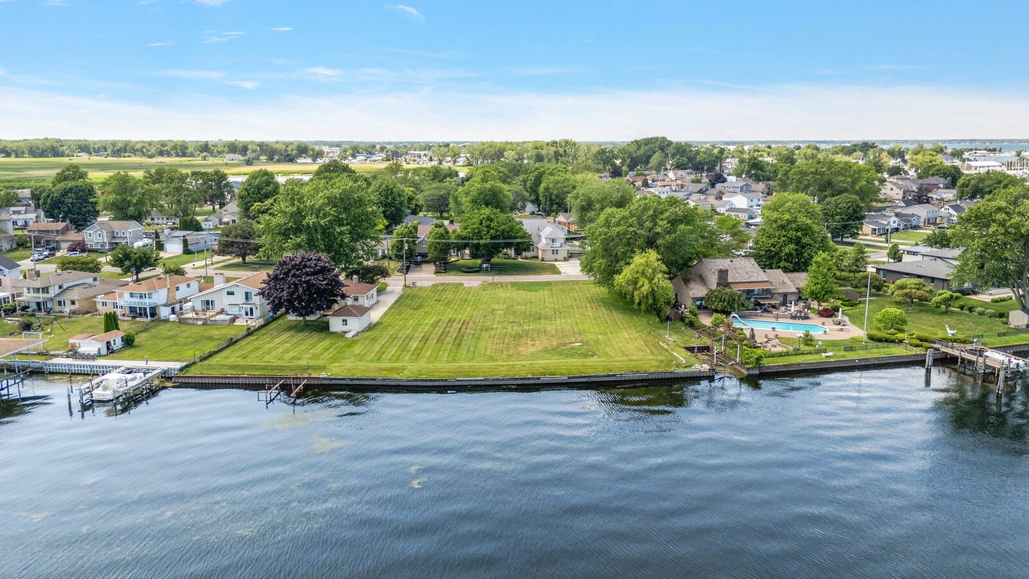 Lakeshore Dr, Harrison Township